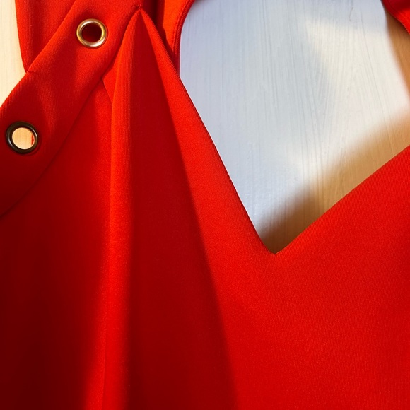 Guess red mini large size 12 perfect for a especial occasion. - Picture 3 of 8